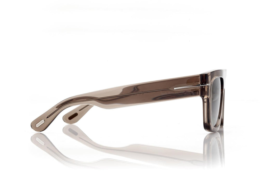 SQUARE ACETATE STYLE FAUSTO SUNGLASSES WITH BOLD DESIGN AND METAL 'T' TEMPLE DECORATION. Right side view.