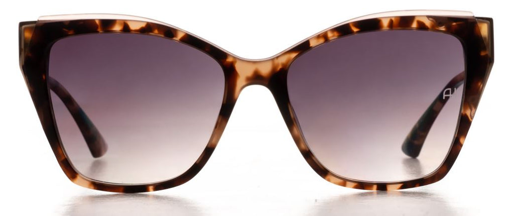 Subtle cat-eye Ana Hickmann sunglass comes in a havana tortoiseshell acetate frame, soft gold metal temples and acetate ends. Brown graduated lenses. Front view.